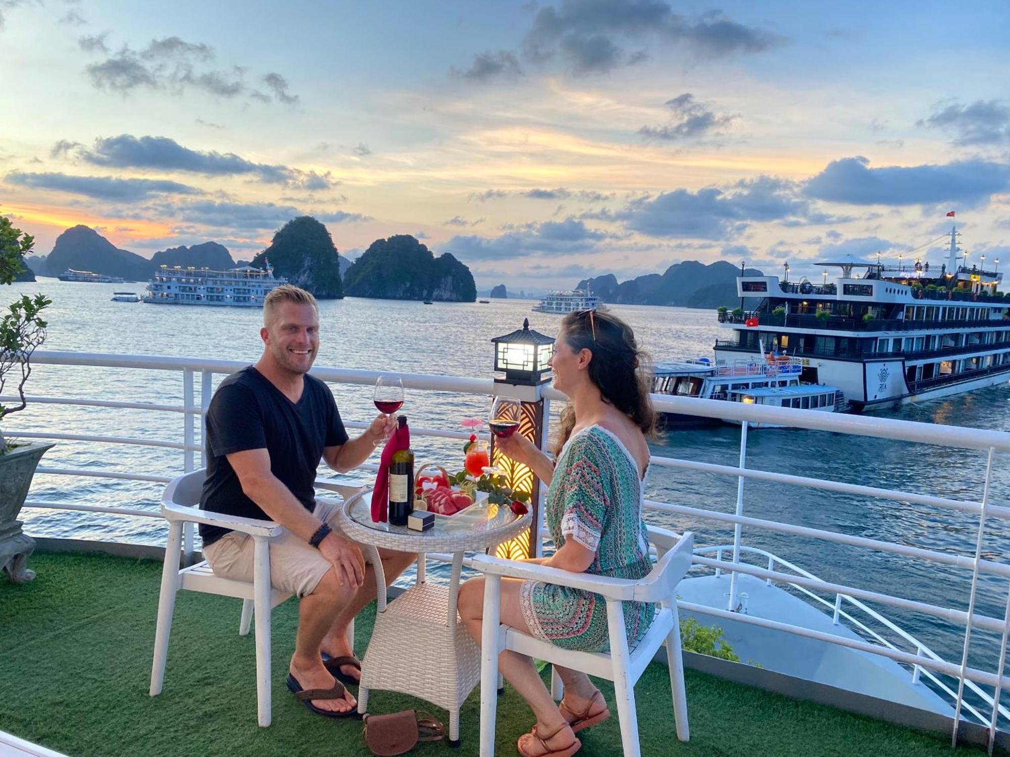 Halong Sapphire Cruises Hotell Ha Long Eksteriør bilde