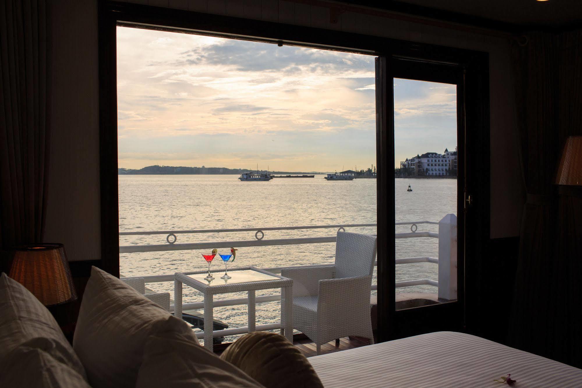 Halong Sapphire Cruises Hotell Ha Long Eksteriør bilde